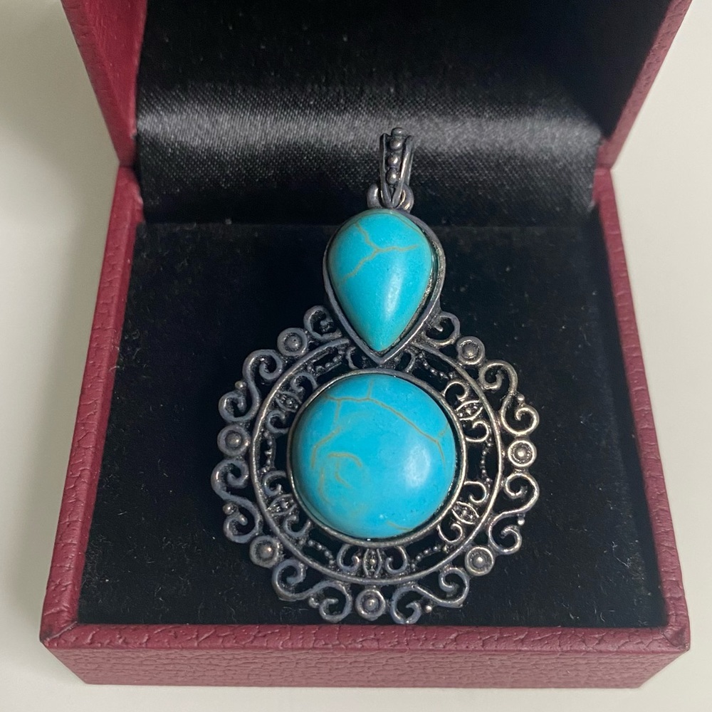 3/$25 🔵 Oxidized Silver Turquoise Pendant